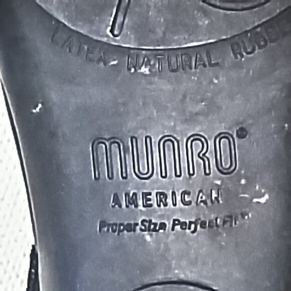 🌺BUNDLE ONLY🌺MUNRO LADIES BLACK SANDALS - Picture 5 of 9